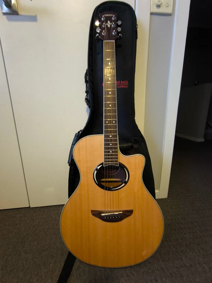 Yamaha APX-500 Acoustic Guitar - Thin Body Cutaway  - image 1 of 4