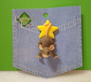 Charming Tails MACKENZIE HANGING FROM A STAR Mouse Lapel Pin - Picture 1 of 3