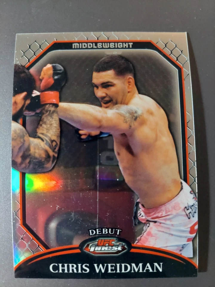 Chris Weidman #11 Debut 2011 Topps UFC Finest Refractor #557/888 - Image 1 of 2