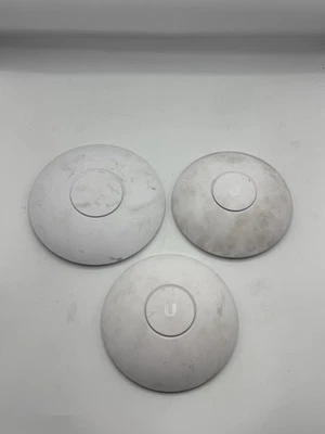 ЛОТ ИЗ 3 точек доступа UniFi 2x UAP-AC-LR/1x UAP-AC-PRO - Изображение 1 из 4