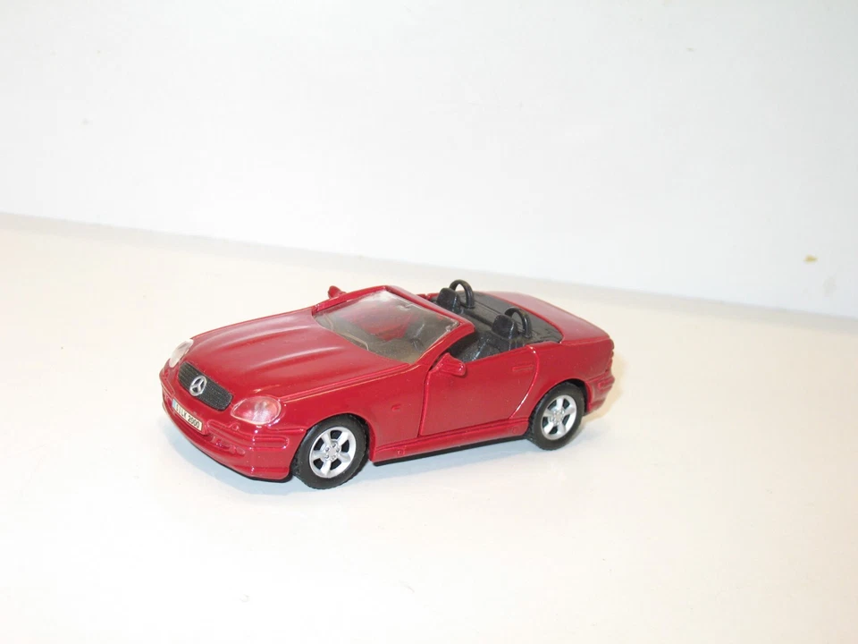 Maisto 1:3 5 Metallo, Macchina Cabrio Mercedes SLK Porte Con - Immagine 1 di 2