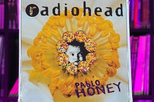 Radiohead, album art, Pablo Honey Poster - Picture 1 of 1