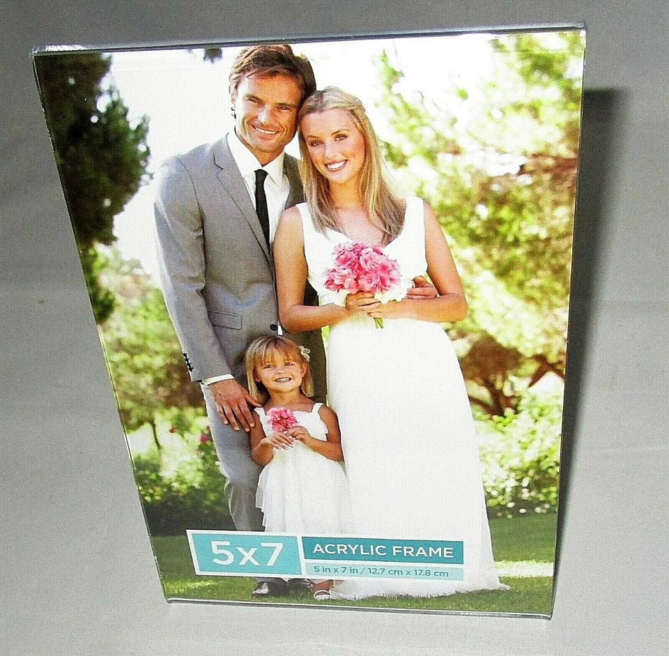 Marco acrílico 5" ancho x 7" alto Foto 1 de 2