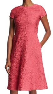 EscadaFloral Matelassé kurzärmeliges Kleid, rosa Myrte - Bild 1 von 6
