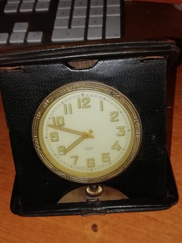 Antique 15J  8 Day  wallet Travel Clock.SUPERB F W  CONDITION Cover