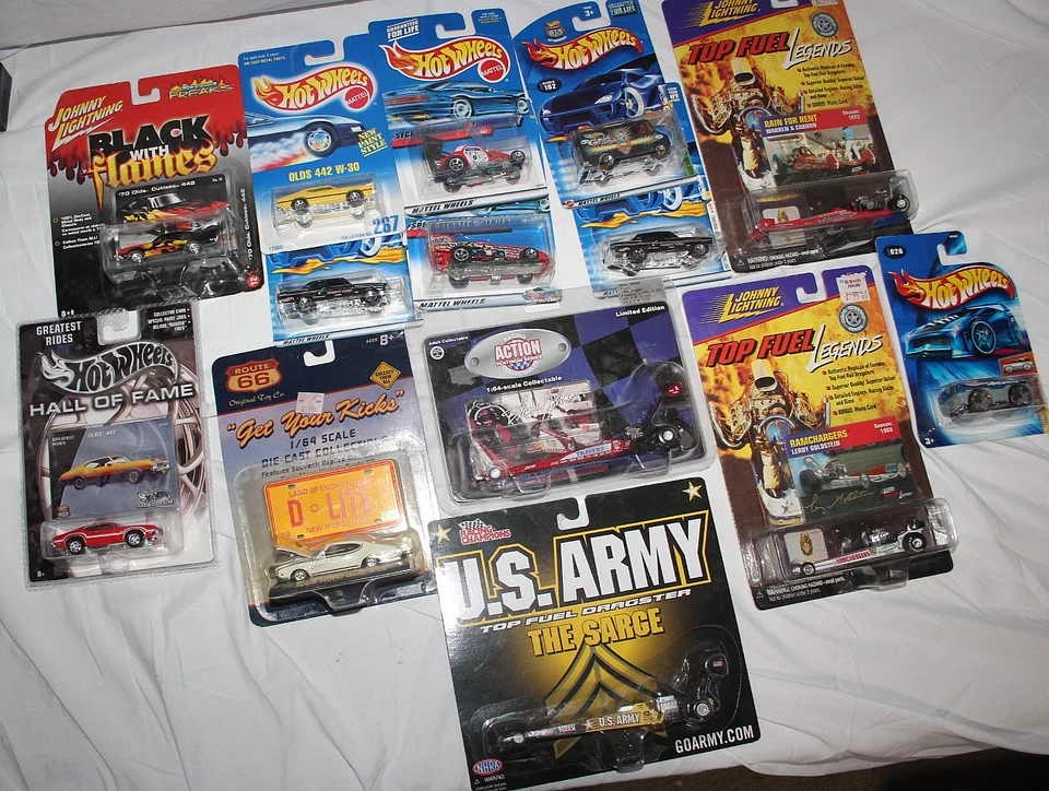 HOT WHEELS Johnny Lightning Lot 14 x Sealed Cars Flames Drag Hall Legends - Image 1 of 4