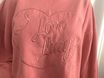 Sudadera I Love Lucy XL Pesada Color Melocotón Oscuro/Coral Foto 1 de 4