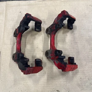 2X BRAKE CALIPER CARRIERS FRONT FITS VOLKSWAGEN VW POLO GTI 6C MK5 1.8 2014-2017 - Picture 1 of 2