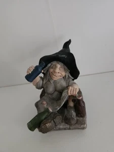 Terry Pratchetts Discword Inberaubte Hexen Figur Clarecraft & ihre Kessel - Bild 1 von 7