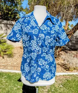Vintage Gloria Vanderbilt Women Med Navy Floral Casuals Hawaiian Button-Up Shirt - Picture 1 of 5