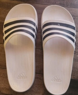 Adidas Mujer Blanco y Negro Rayas Toboganes Talla 11 Usado  Foto 1 de 4