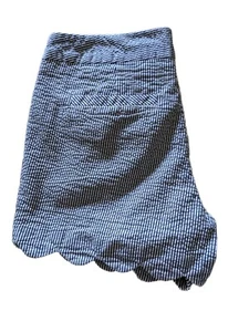 British Khaki Womens SeerSucker White & Blue Stripe Shorts Scallop Hem Size 6 - Picture 1 of 5