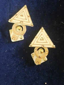 Vintage 1980er Jeff Lieb Dreieck Türklopfer leichte weiß/creme Ohrringe #23 - Bild 1 von 3