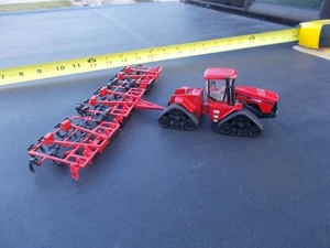 Ertl Case IH STX 450 Tractor de juguete de oruga granja e implemento de arado de cincel 1/64 - Imagen 1 de 14