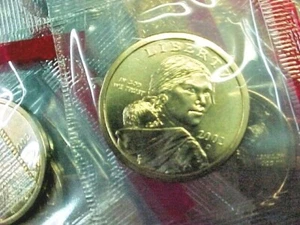 2002 D SACAGAWEA DOLLARS BU FROM MINT SETS IN CELLO - Picture 1 of 3
