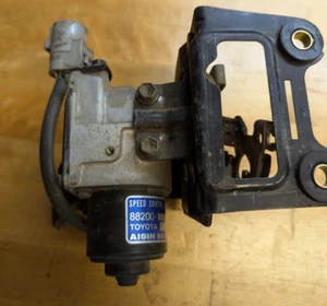FJ80 Cruise Control Actuator Assembly OEM Toyota Land Cruiser - Picture 1 of 3