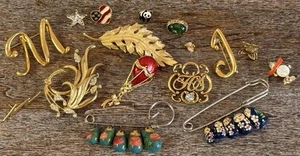 16 Brooches & Pins Nesting Dolls Rhinestones Flag Star Bee Butterfly Cabochon - Picture 1 of 17