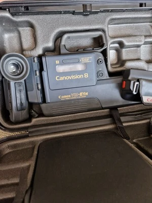 Canon Canonvision VM-E1N 8mm Video Camcorder - Image 1 of 4