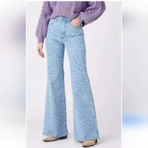 Wrangler Women's Wanderer 622 High Rise Flare Raw Hem Zebra Blue Jeans 27/32 - Picture 1 of 12