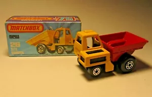 MATCHBOX S/F 26-C SITE DUMPER YELLOW/RED 5 CROWN FRONT 5 ARCH REAR MIB England - Picture 1 of 7