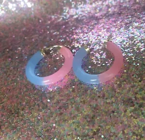 Vintage 14k Gold Hoop Blue Pink Rainbow Jade Earrings - Picture 1 of 18
