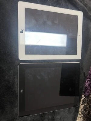 Zwei Apple iPad 3. Gen. 64GB, WLAN, 24,64 cm, (9,7 Zoll) - Schwarz/Weiß - Bild 1 von 2