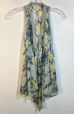 Top Tokio Elizabeth and James Talla XS Verde Seda Floral Sin Mangas Botón Único Foto 1 de 4