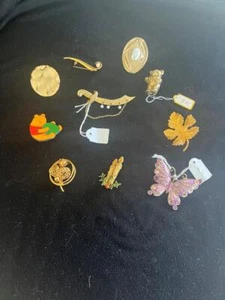 GORGEOUS VINTAGE GOLD TONED BROOCHES..ALL REDUCED TO $10 EACH.  BUY ONE OR ALL - Picture 1 of 6