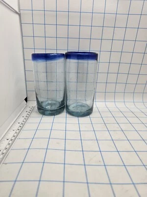 Lote de 2 vasos hechos a mano con borde azul cobalto soplado a mano de vidrio de jugo de 5" Foto 1 de 4