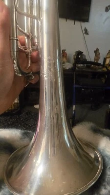 Bach 190S37 BB Trumpet - Silver - Image 1 of 4