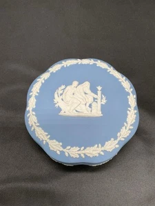 Vintage Wedgwood Circa 1960-1970s Blue Jasperware Scalloped Trinket Box - Picture 1 of 5