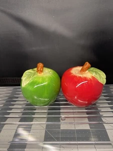 Vintage Apple Salt & Pepper Shakers Red & Green Ceramic 2" x 2.5" Pre-owned - Picture 1 of 7