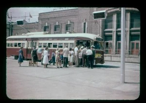 Vintage 1963 35mm Original Slide - Toronto Streetcar Trolley - St. Clair-Bathhurst - Bild 1 von 1