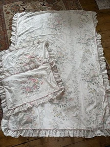 VINTAGE St Michael FLORAL FRILLY Single Duvet Cover 90s Cottagecore Reversible - Picture 1 of 9