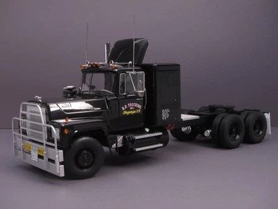 1/18 Road Kings Mack RL 700L - Rubber Duck - 1974 - schwarz - RK180171 - Bild 1 von 4