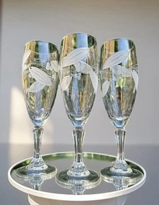 Vintage Etched Champagne Flutes Set Of 6 - Picture 1 of 6