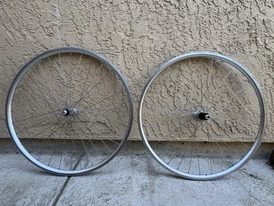 Juego de ruedas gigante. Freno de llanta 700c 130/100 mm 8-10 velocidades ¡Haz una oferta! Foto 1 de 4