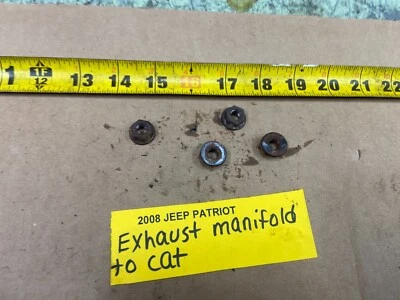 Jeep Patriot 2007-2009 colector de escape para tuercas de gato juego de 4 Foto 1 de 4