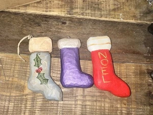 Medias de Navidad talladas a mano adorno tradicional de madera - Imagen 1 de 11