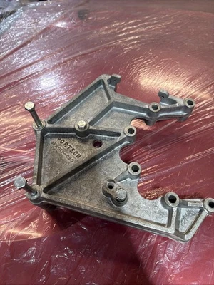 Soporte de montaje delantero sobrealimentador Ford Mustang Cobra 1996-1998 4,6 L 4 V Vortech Foto 1 de 4