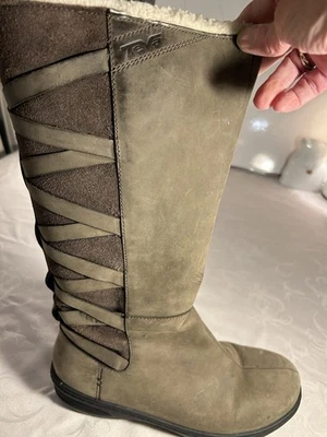 Bota Impermeable Teva Figueroa Mujer Talla 8 Color Café Turco Foto 1 de 4