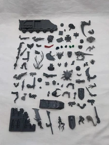 Menge (50+) Warhammer 40k und Fantasy Teile und Stücke - Bild 1 von 7