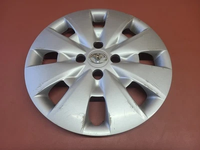 Cubierta de rueda tapacubos 2009-2012 Toyota Yaris 61154 15" OEM 4260252400 Foto 1 de 4