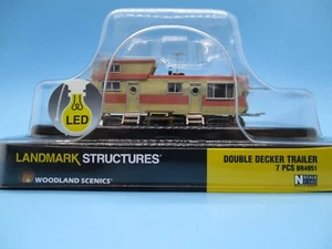 WOODLAND SCENICS N SCALE BUILT-UP STRUCTURE - DOUBLE DECKER TRAILER - LED LIGHTS - Picture 1 of 6