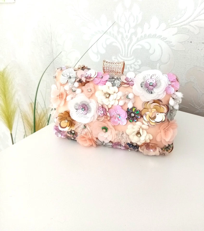 Elegant evening clutch bag with sequins, beads and metallic flowers - Image 1 of 4