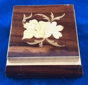Vintage SORRENTO Ware Inlaid WOOD Wooden Lacquered Floral Small Trinket BOX - Foto 1 di 4