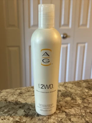 Champú de tratamiento de dos colores AG Haircare Tech 2TW0 8 OZ Foto 1 de 4