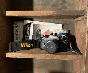 Great Condition Nikon EM 35mm Film Camera With Nikon Series E 28MM 1:2.8 Lens - Picture 1 of 13