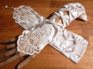 WHITE COSTUME EVENING GLOVES embroidered lace sequined beaded cutout wedding 5V - Picture 1 of 5