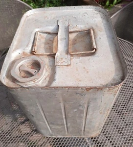 ORIGINAL WW2 US NAVY GAS CAN JERRYCAN FOR USE IN BOATS OR AIRCRAFT - Picture 1 of 11